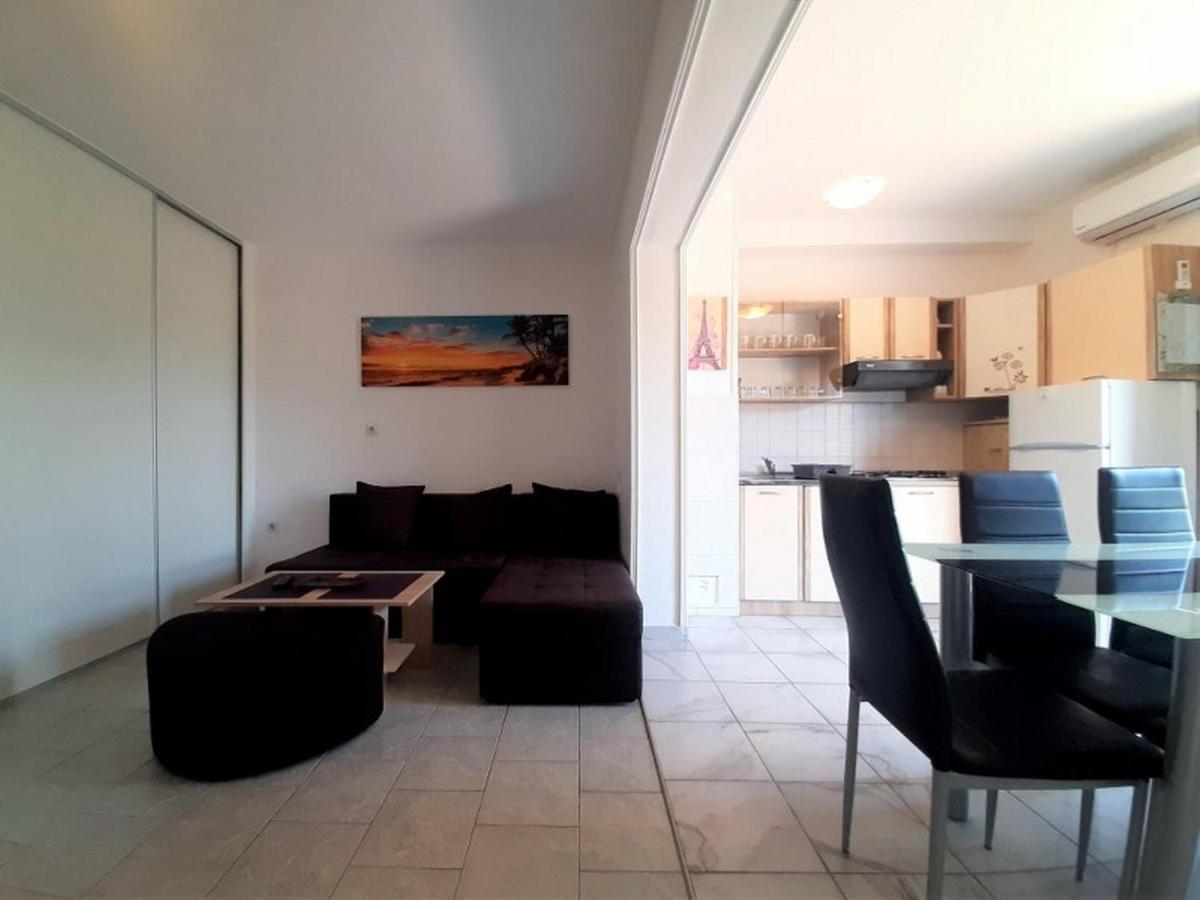 קרק Apartments Nada מראה חיצוני תמונה
