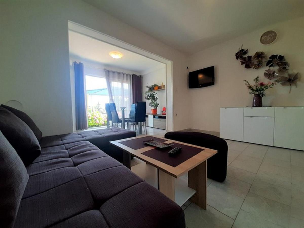קרק Apartments Nada מראה חיצוני תמונה