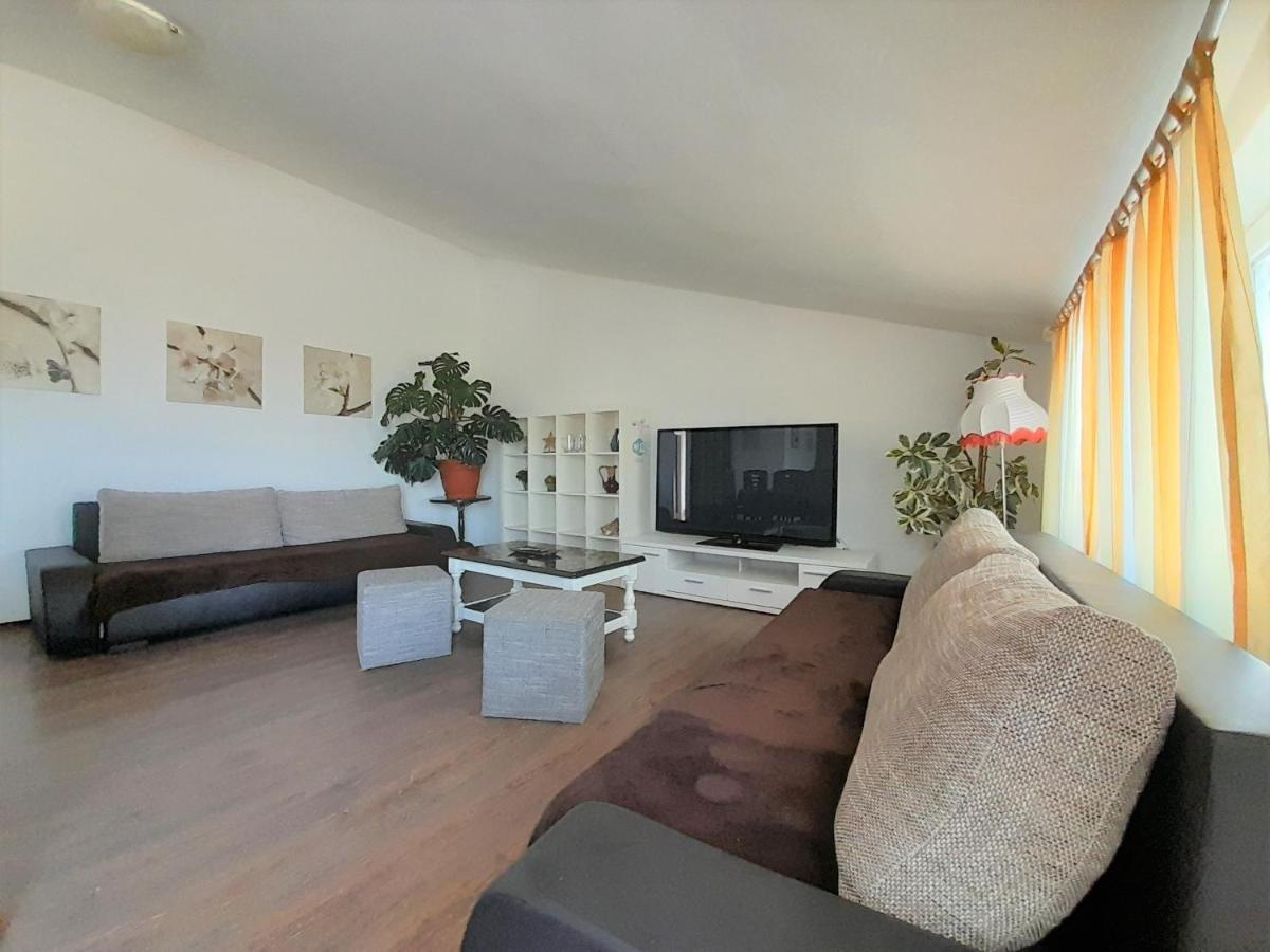 קרק Apartments Nada מראה חיצוני תמונה