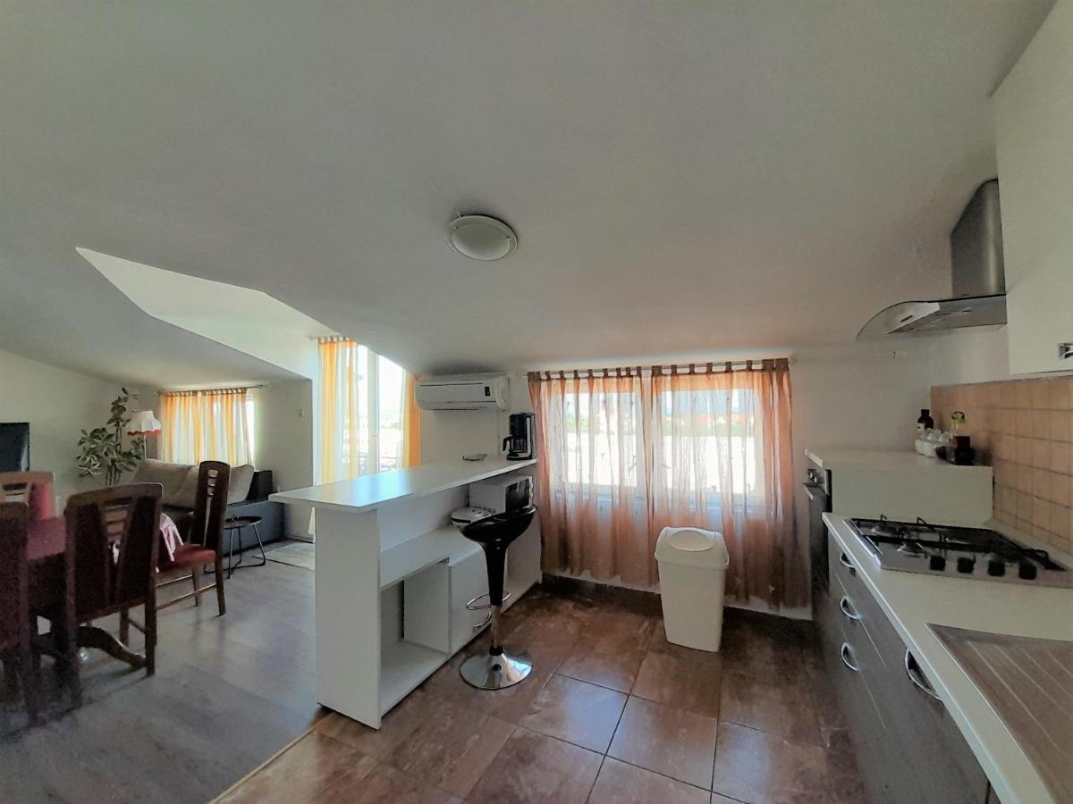 קרק Apartments Nada מראה חיצוני תמונה
